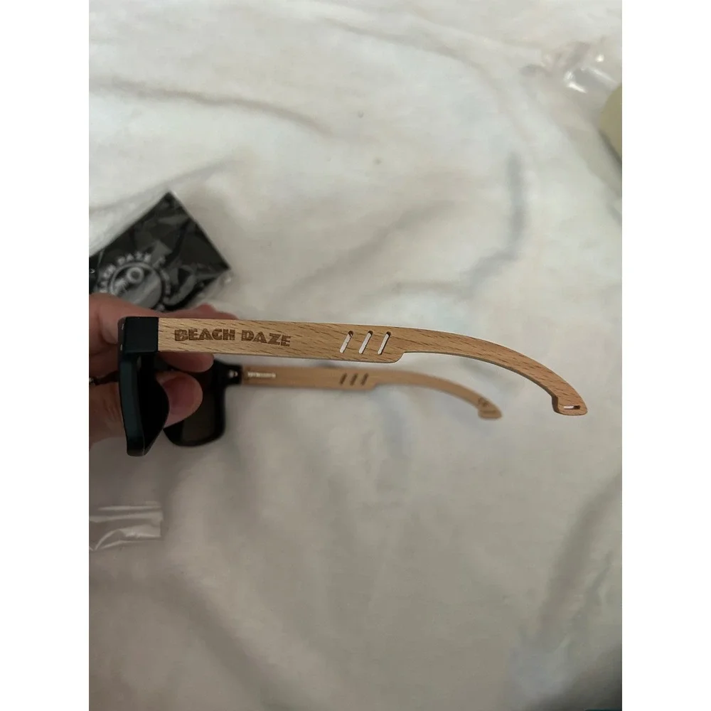 Beach Daze Sunglasses Brown Lens Wood Arms Black Frame Case‎ Included